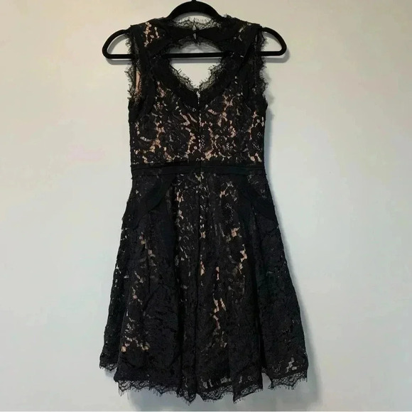 Heartloom Sera black nude lace dress  heart keyhole - Picture 4 of 4